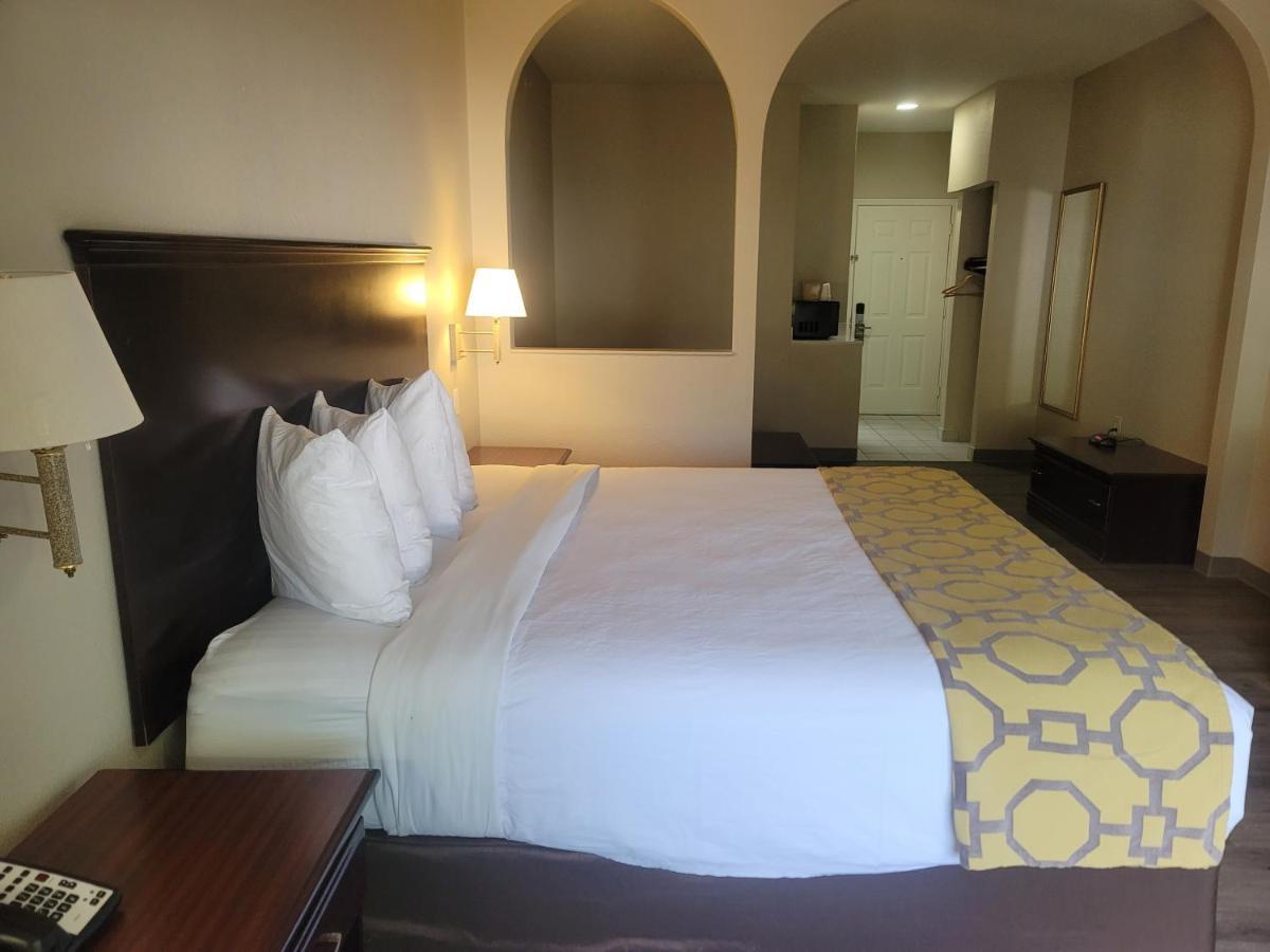 Baymont By Wyndham Houston Brookhollow Eksteriør billede