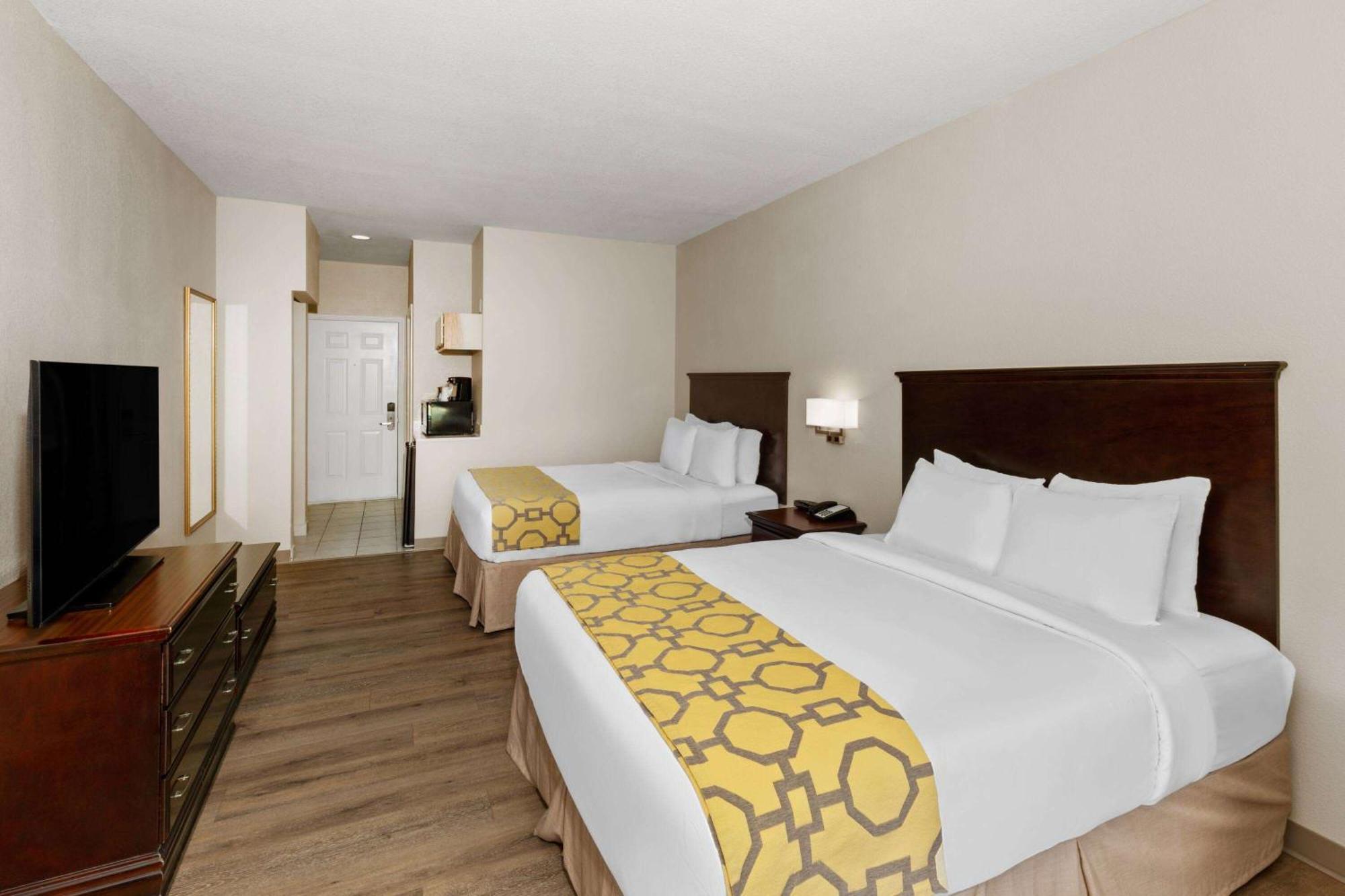 Baymont By Wyndham Houston Brookhollow Eksteriør billede