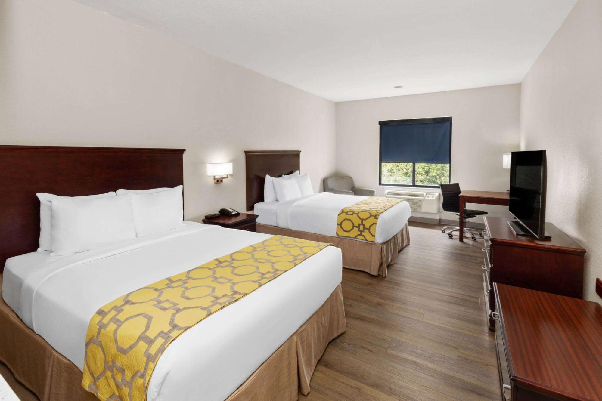 Baymont By Wyndham Houston Brookhollow Eksteriør billede